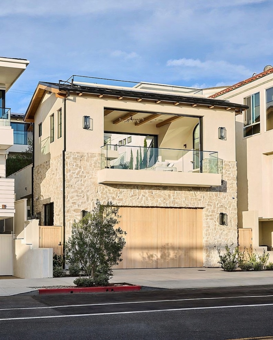A Masterwork of Coastal Architecture Steps from the Sea