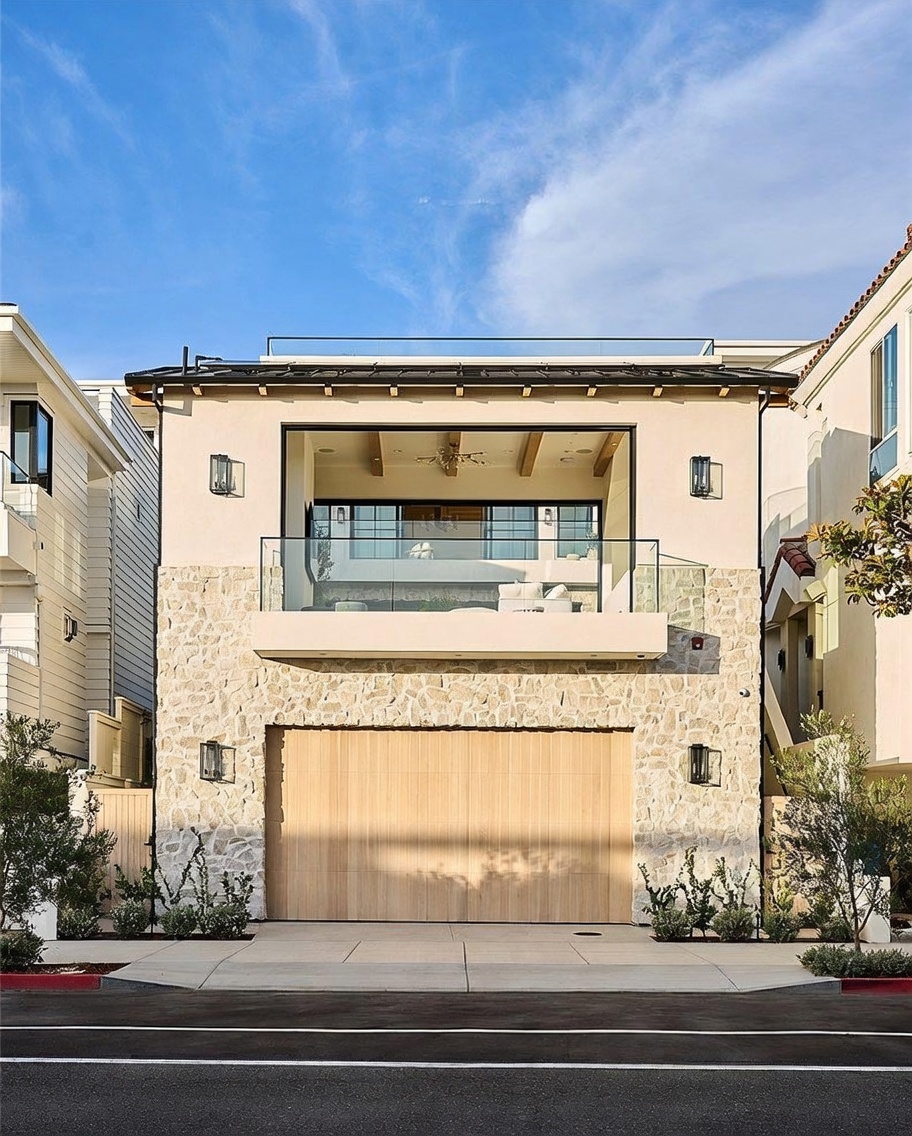 A Masterwork of Coastal Architecture Steps from the Sea
