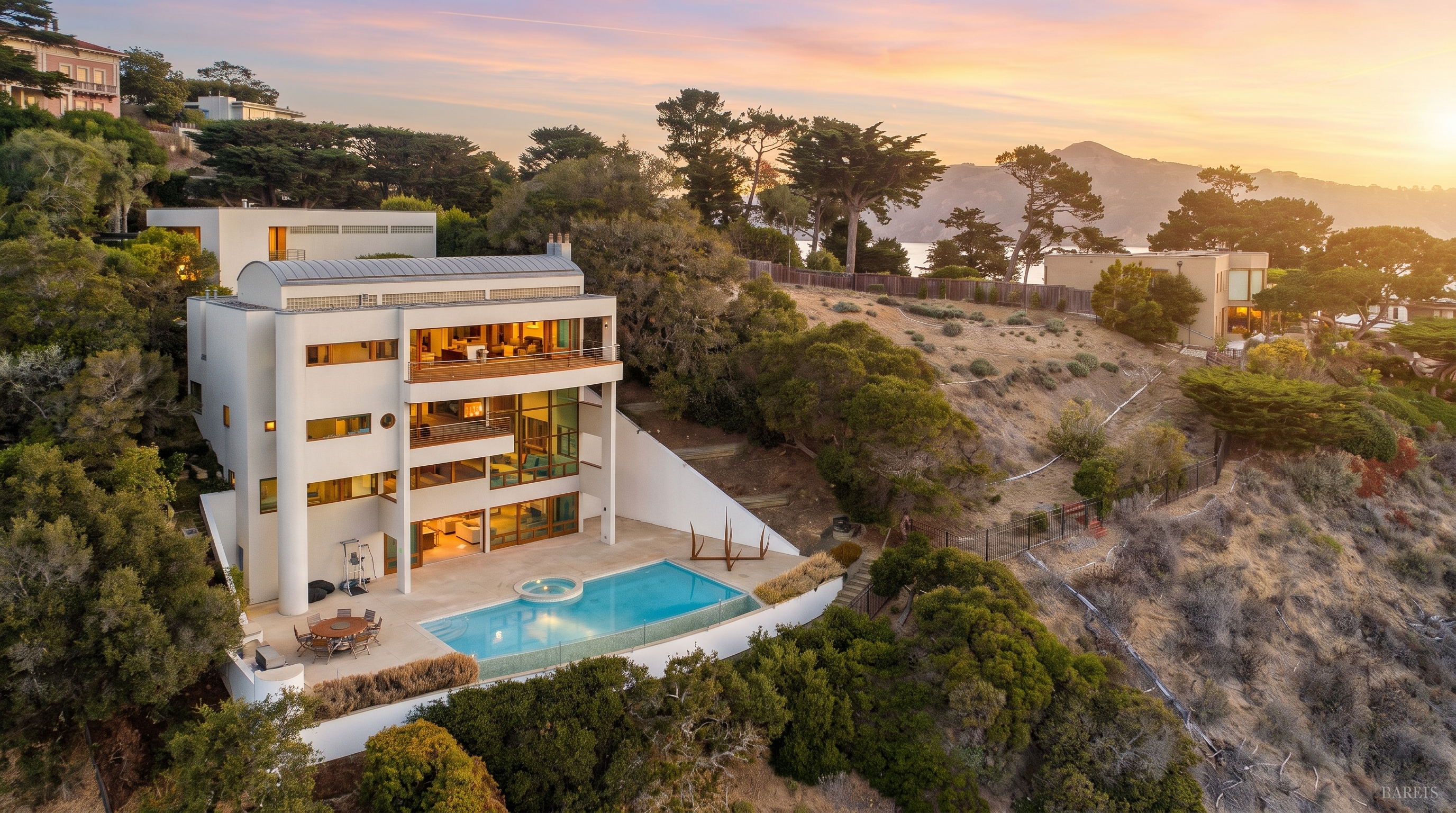 A Charles Gwathmey Masterpiece Commanding the San Francisco Bay