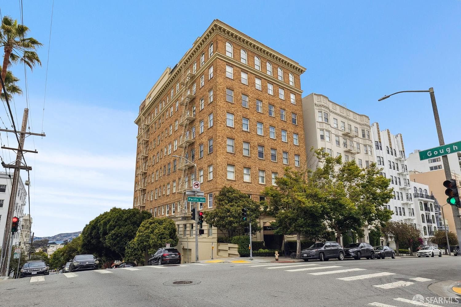 Sophisticated Pacific Heights Corner Residence with Classic Manhattan Appeal