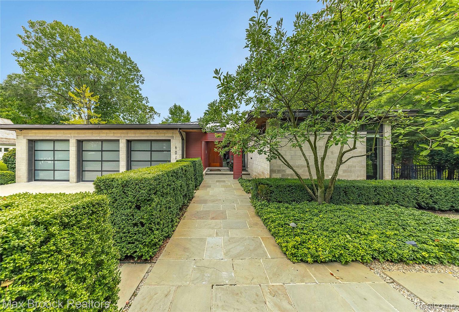 Contemporary Treehouse Sanctuary Above Birmingham's Private Ravine