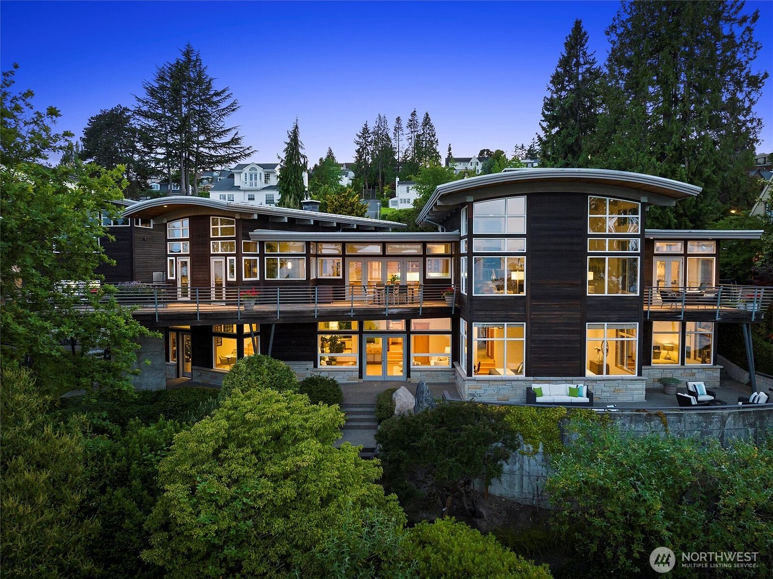 Irreplaceable Laurelhurst Waterfront Estate on Lake Washington