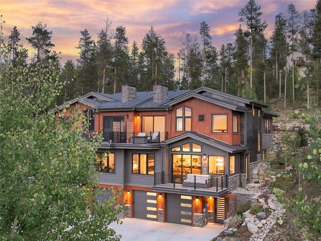 Elevated Mountain Modern Retreat with Private Elevator Access