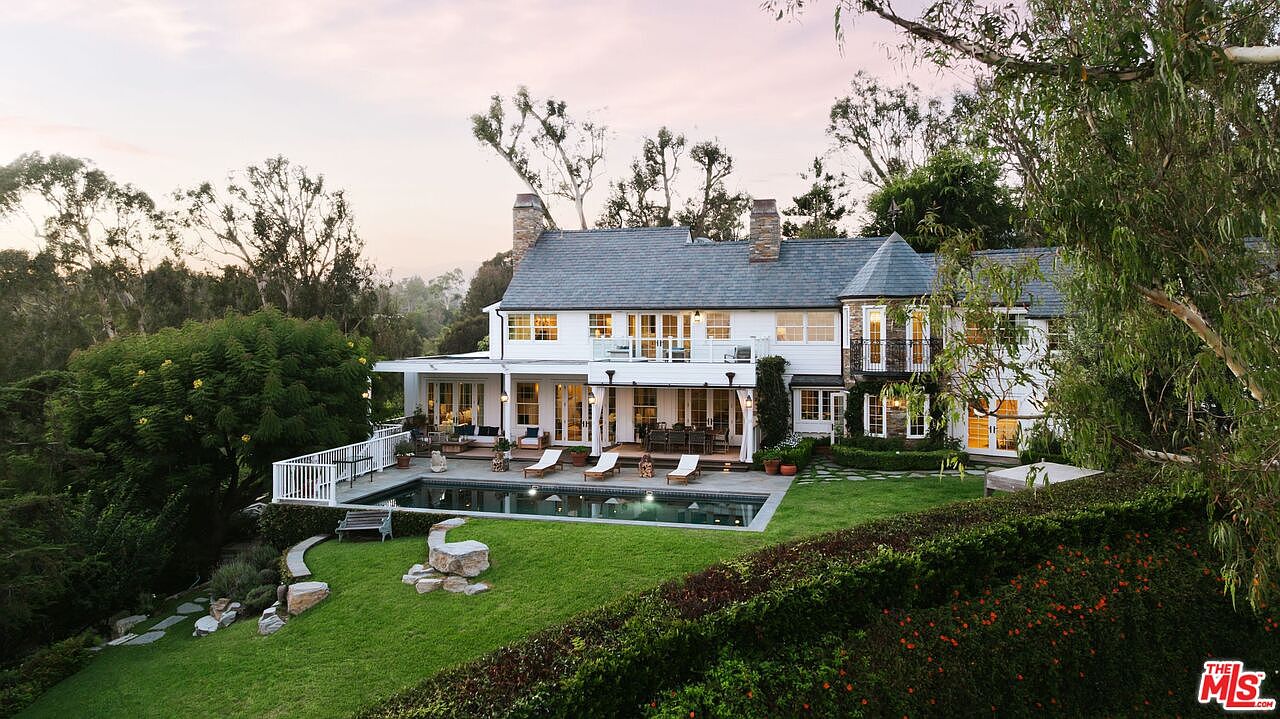 A Sovereign Point Dume Estate Above the Pacific