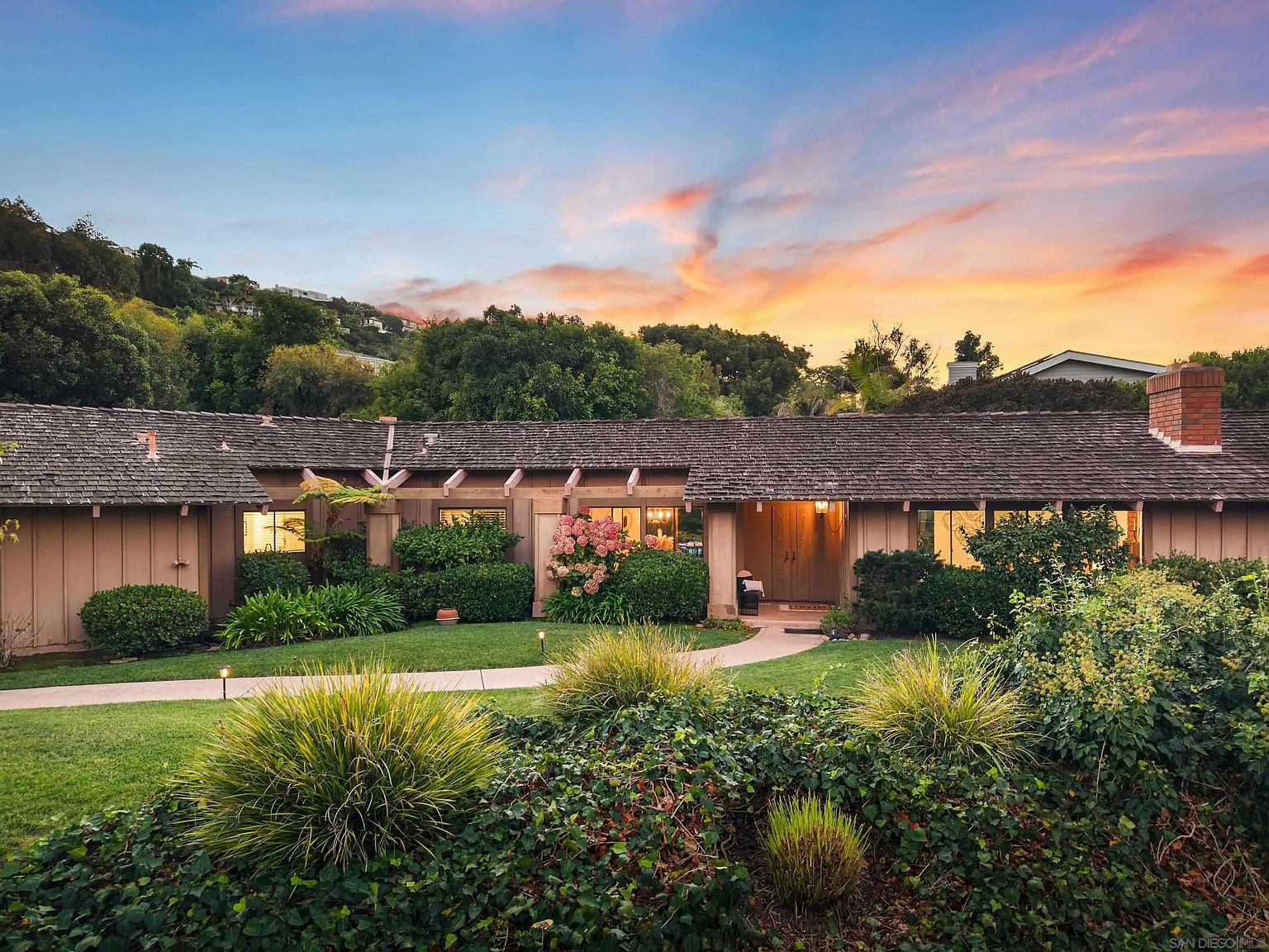 Private Family Sanctuary in Hidden Valley's Coveted Enclave