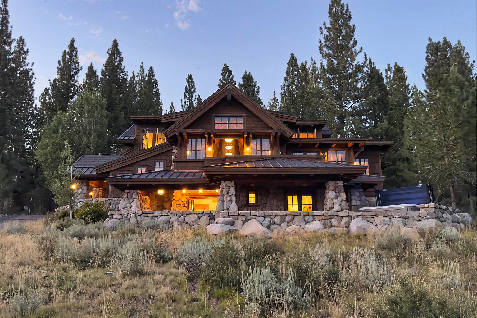 The Overlook Lodge: Tahoe Estate Masterpiece in Gated Lahontan