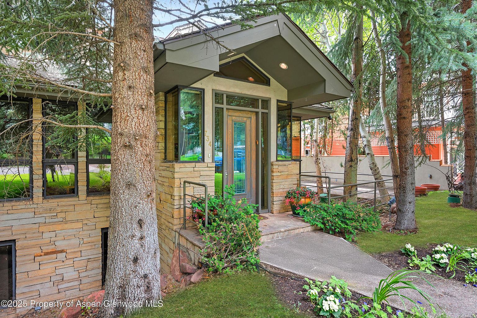 Architectural Sophistication Meets West End Tranquility