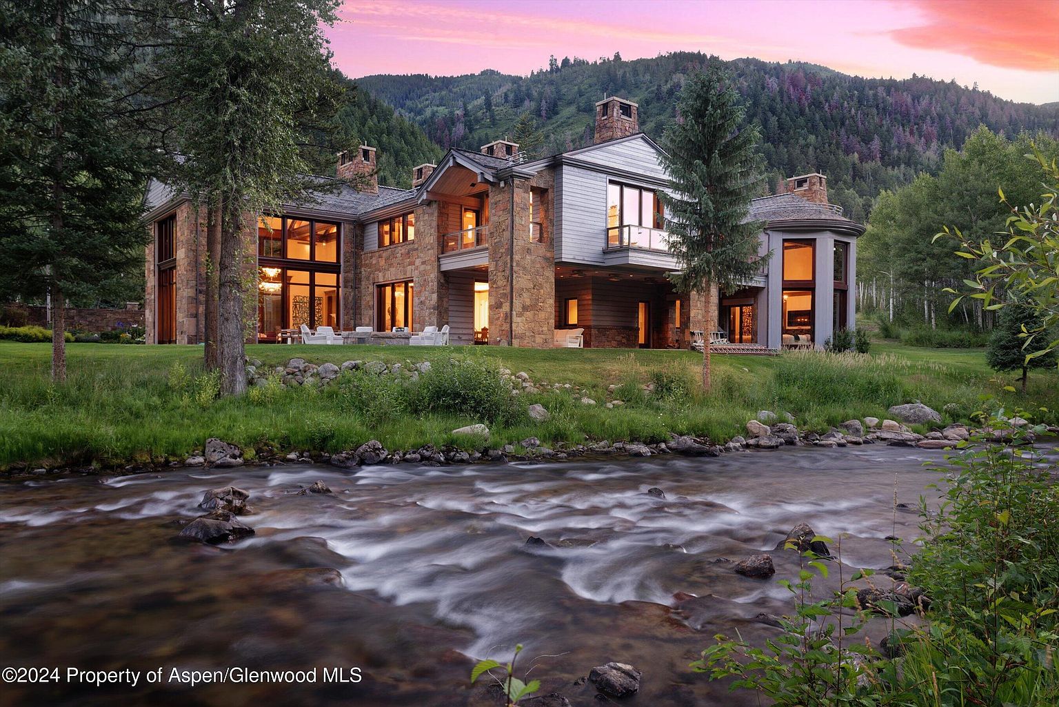 Riverfront Estate Minutes from Aspen Mountain