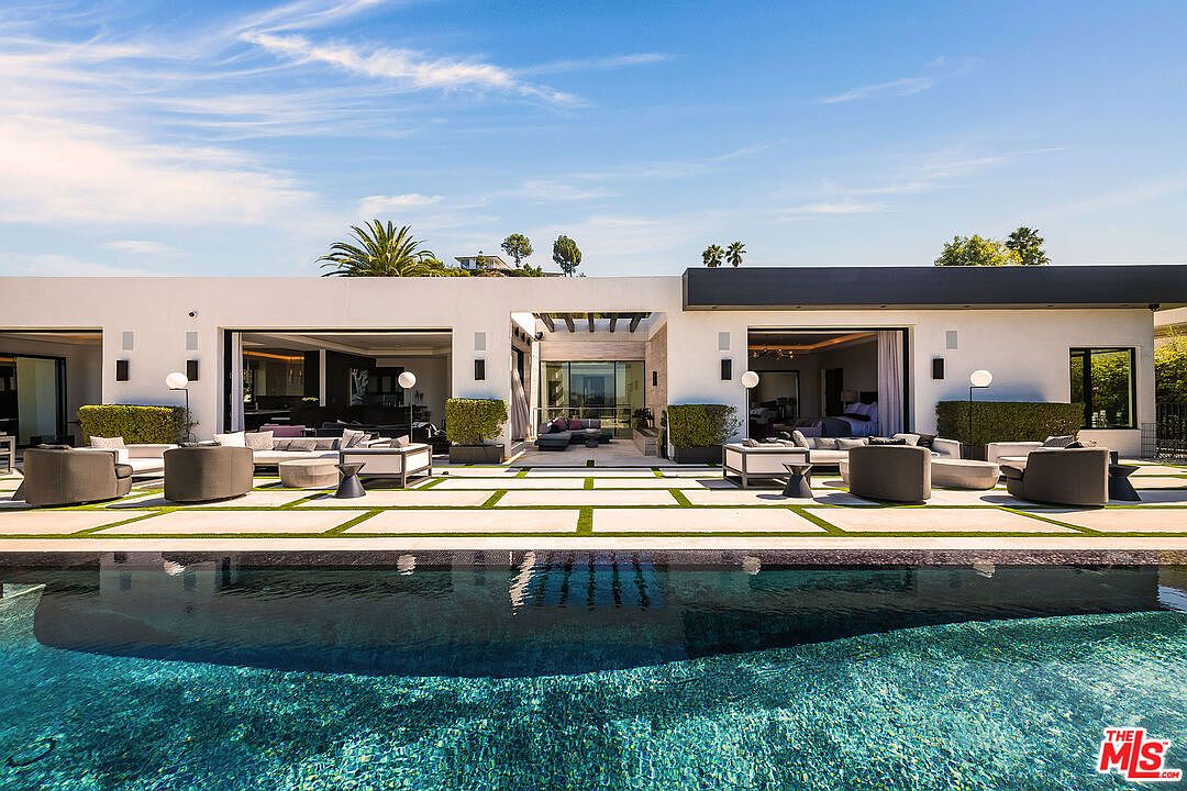 Architectural Masterpiece in Prestigious Trousdale Estates