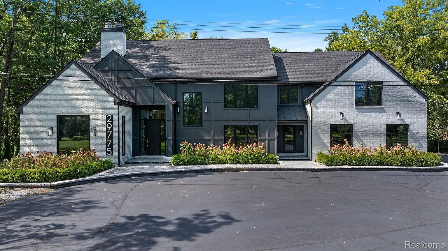 Prestigious Bingham Farms Estate