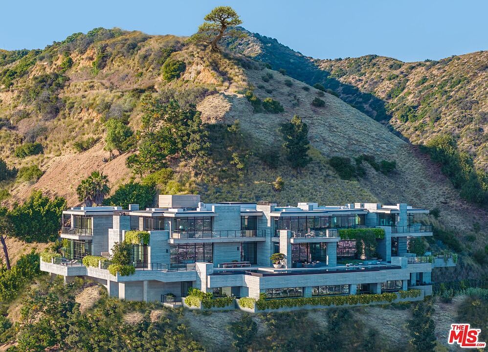 Architectural Masterpiece Commands Howard Hughes' Historic Hollywood Hills Promontory