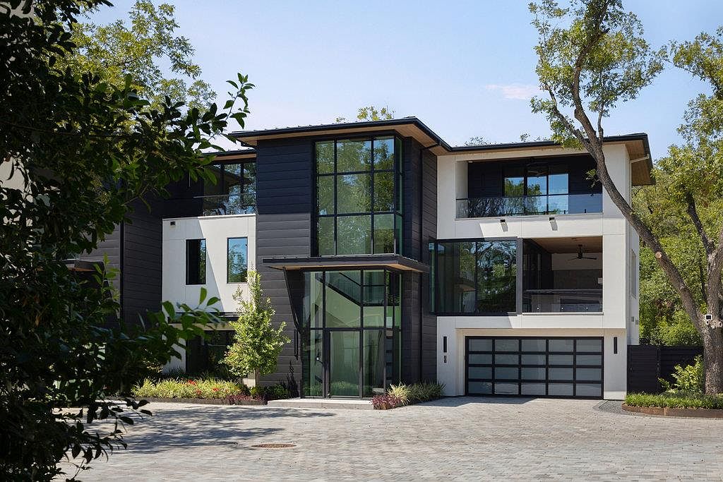 Waterfront Sanctuary Where Lake Austin Meets Refined Modern Living