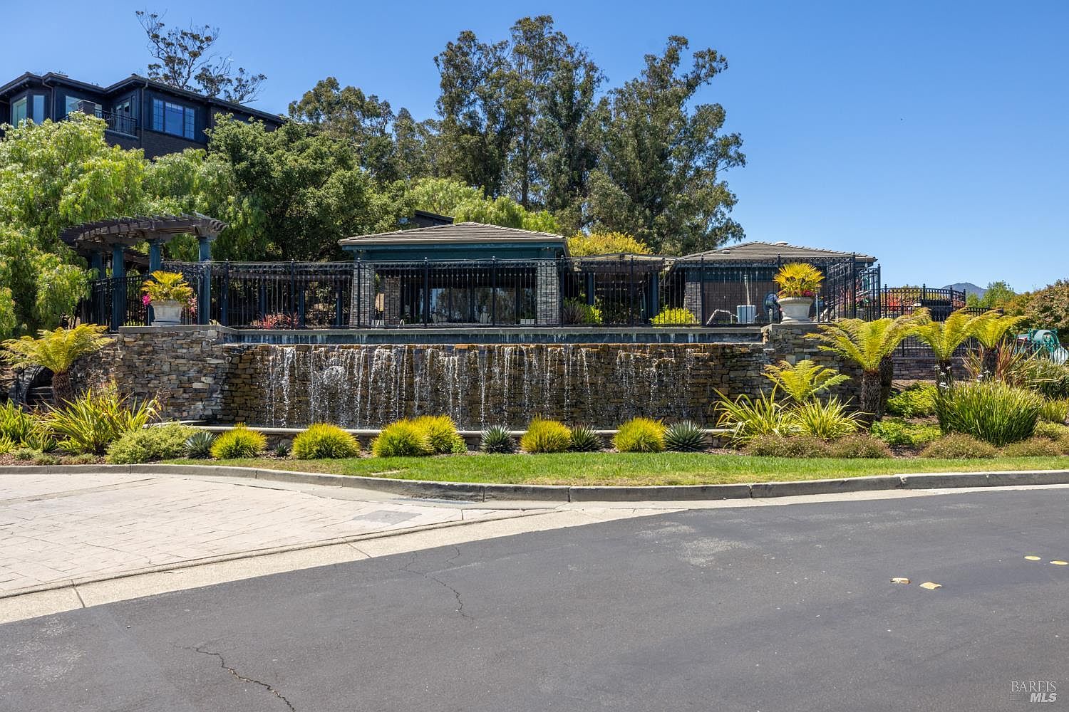 Exquisite De Silva Island Townhome with San Francisco Views