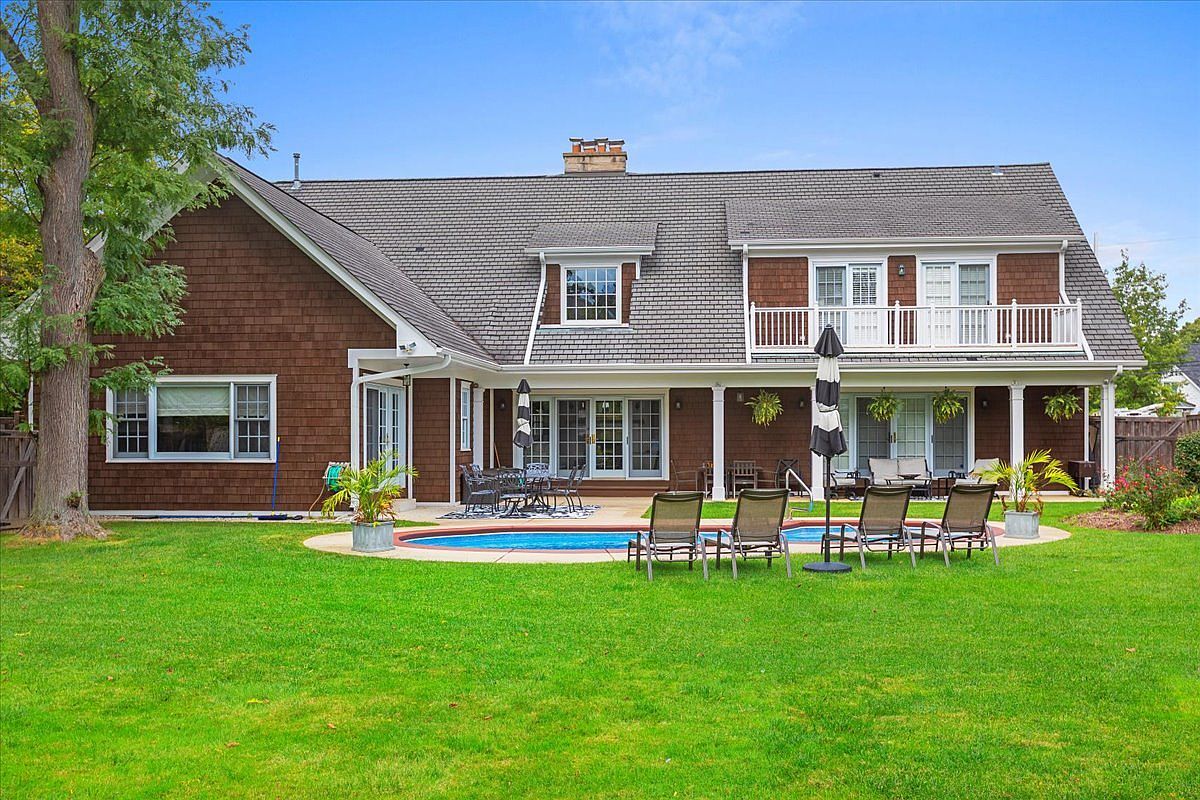 Prestigious Nantucket Estate on East Glenview's Pleasant Lane