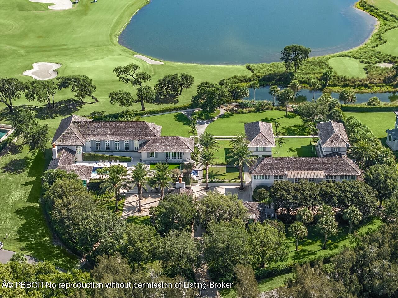 Windsor's Premier 1.72-Acre Golf Course Estate with Guest Cottages