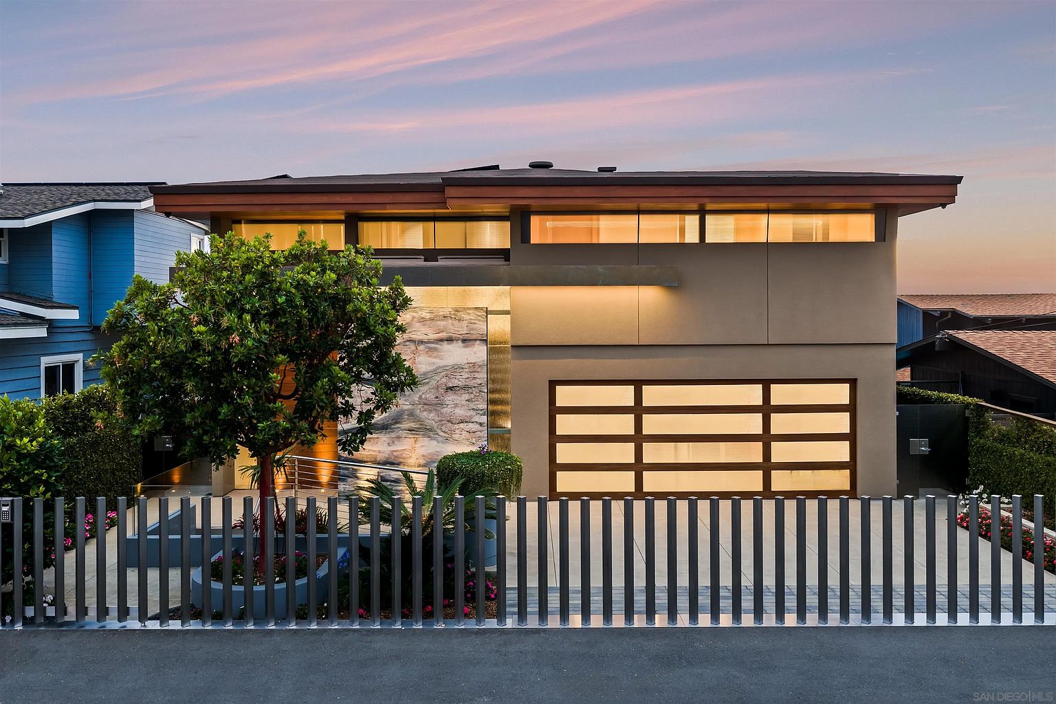 The Last Unrepeatable Bluff Estate Above the Pacific
