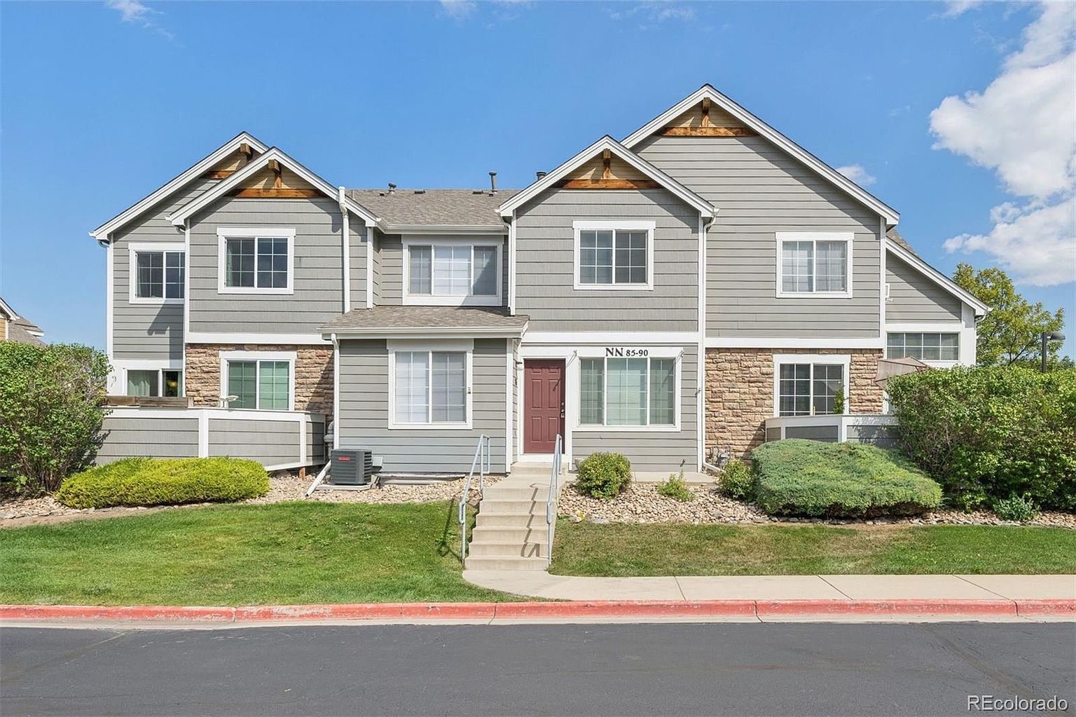 Contemporary Fox Meadows Townhome with Mountain Views