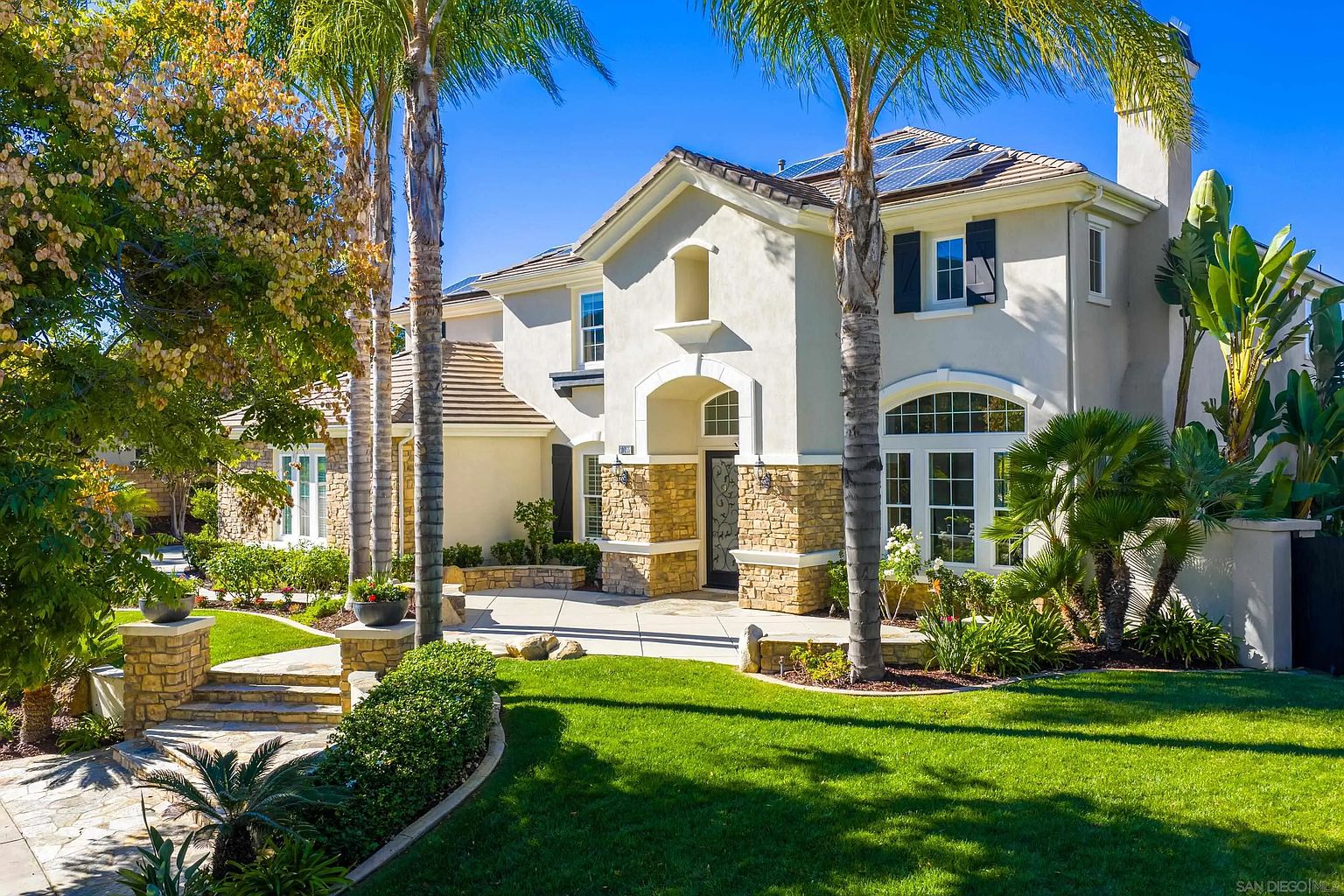 Panoramic Views Meet Resort-Style Living in Ivy Gate