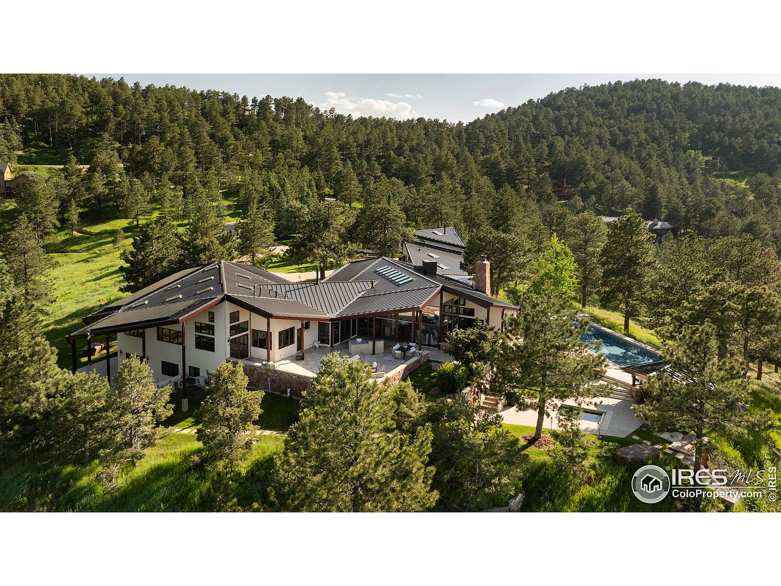 Ponderosa Mountain Estate: Boulder's Premier Hilltop Sanctuary