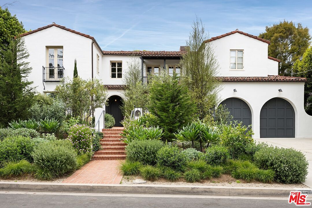 Architectural Masterpiece in Rustic Canyon's Premier Setting