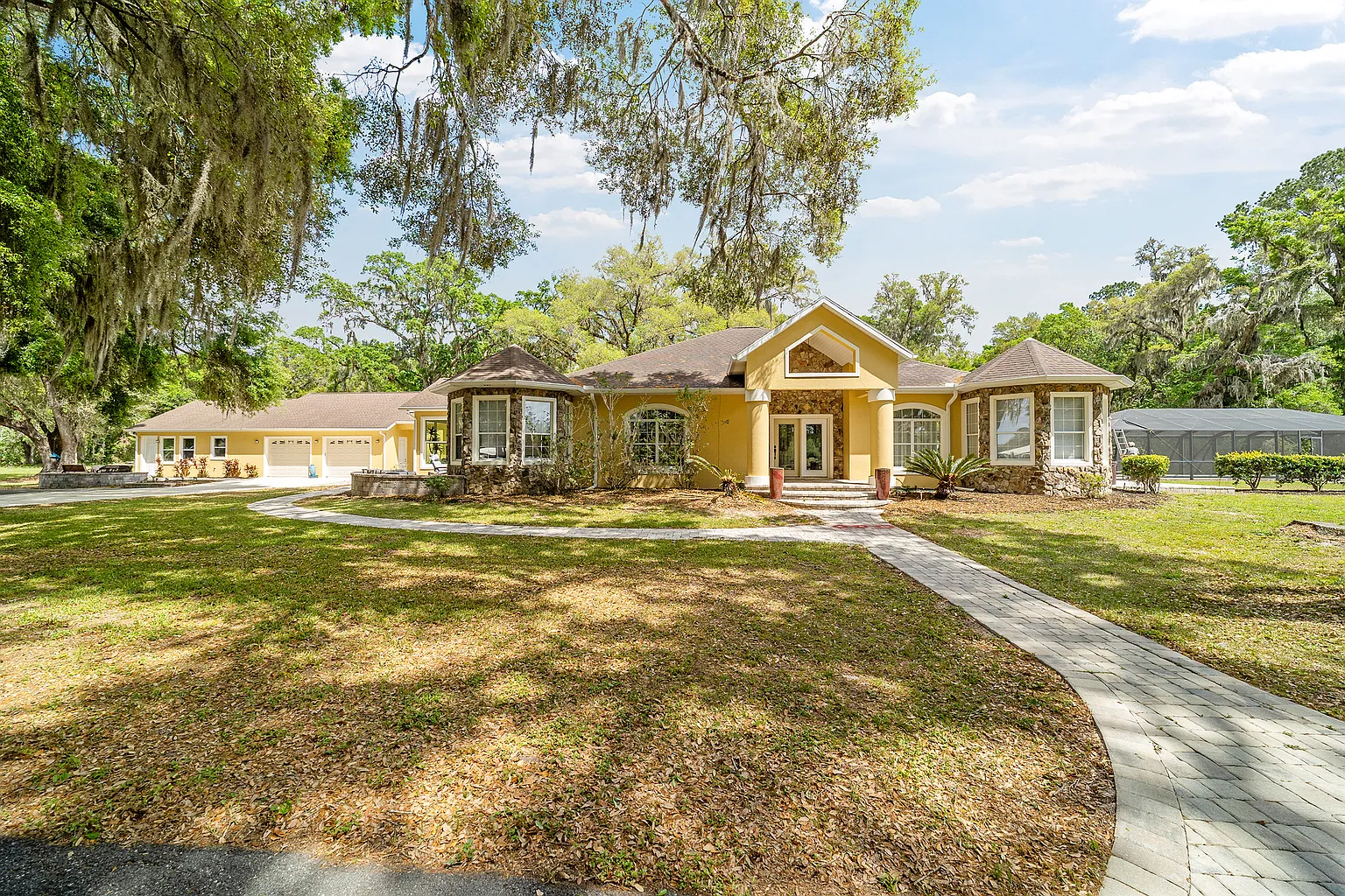 Smokey Willow Farm: Championship Equestrian Estate in Ocala