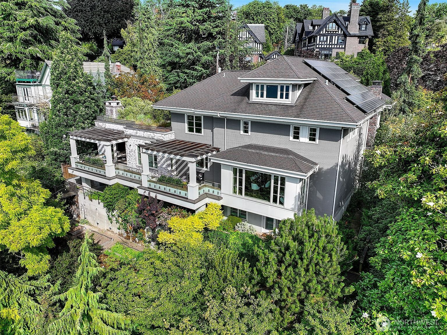 Architectural Masterpiece in Historic Harvard-Belmont Sanctuary