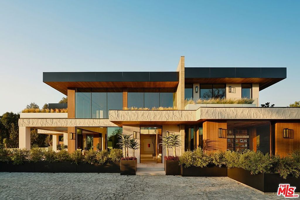 Villa Serenique: Brentwood's Ultimate Wellness Sanctuary