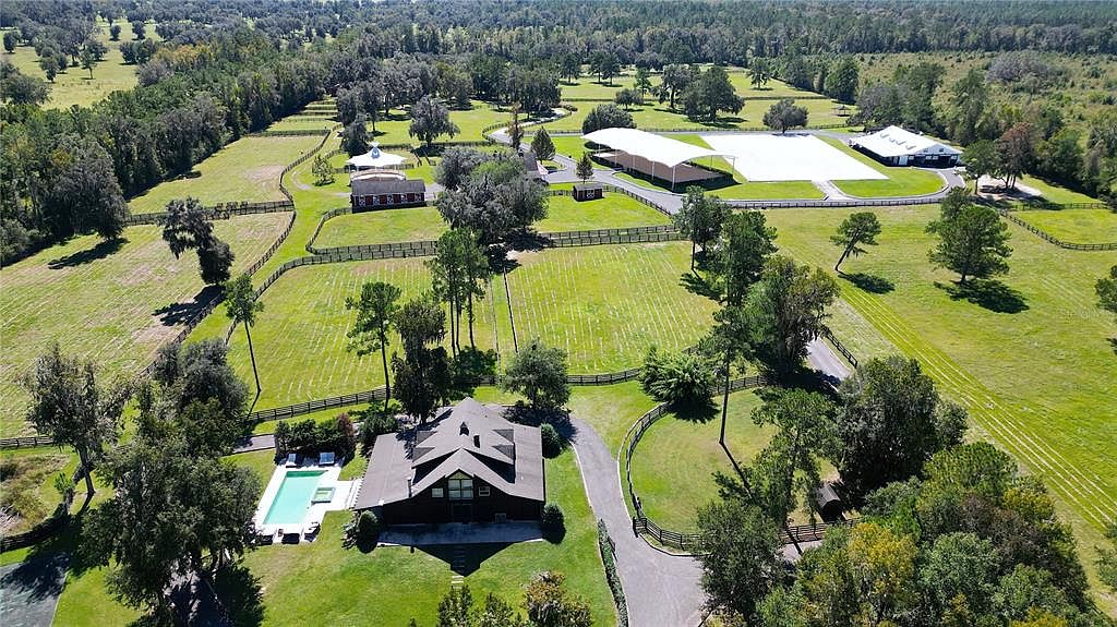 Premier Equestrian Estate in Florida's Horse Capital
