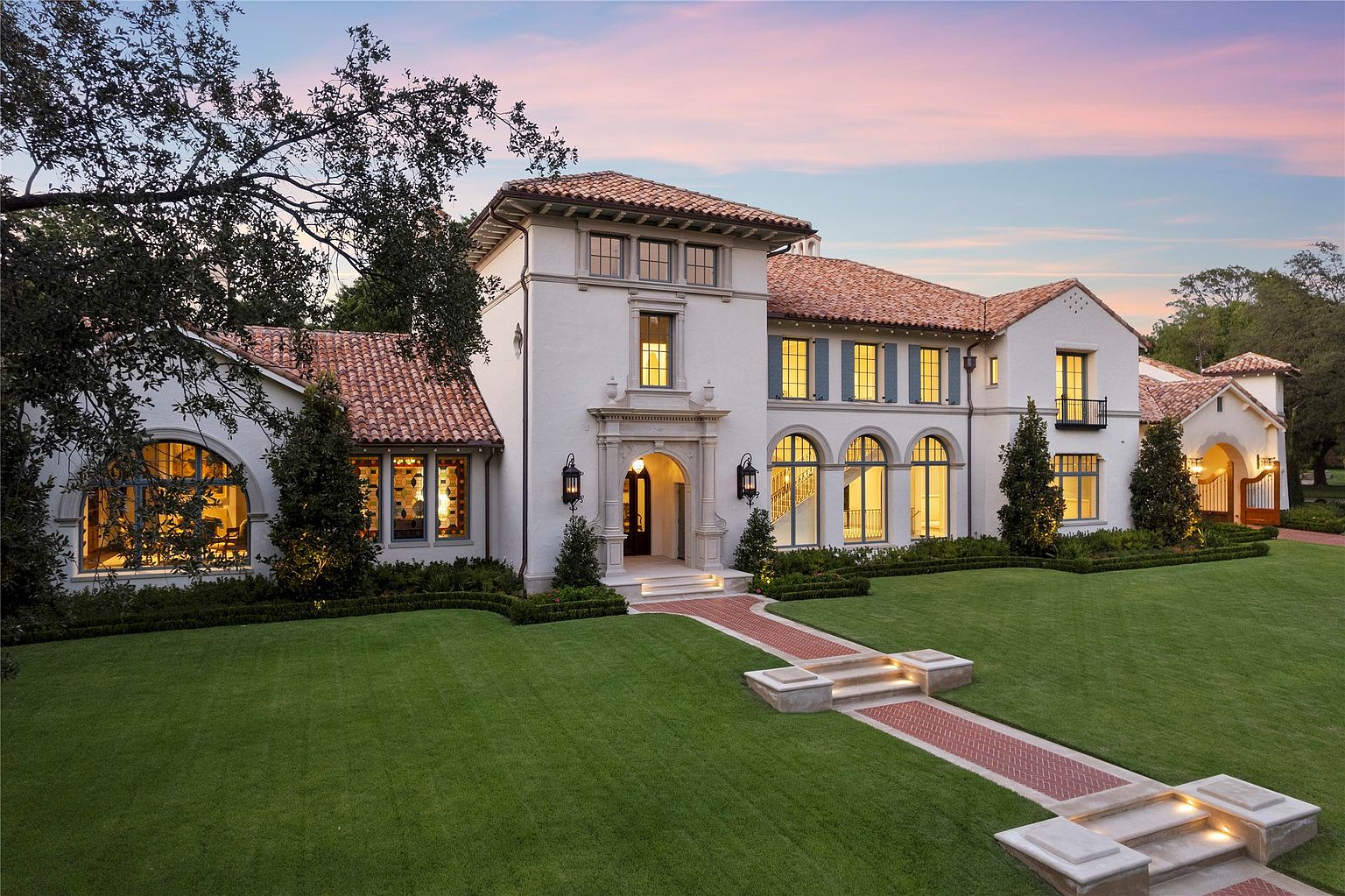 Highland Park's Final Buildable Acre Spanish Revival Masterpiece