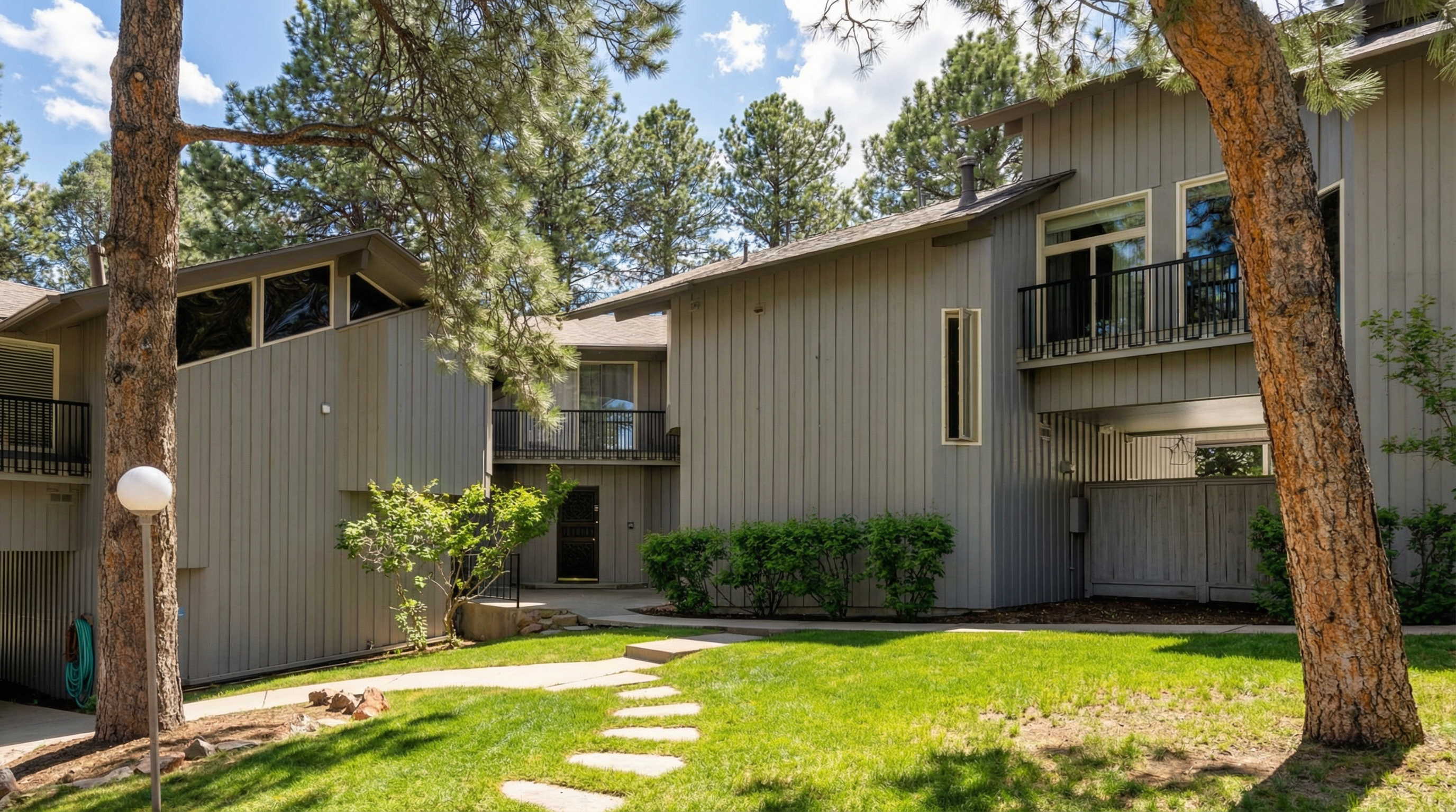 Mountain Sanctuary with Designer Sensibility in Hiwan