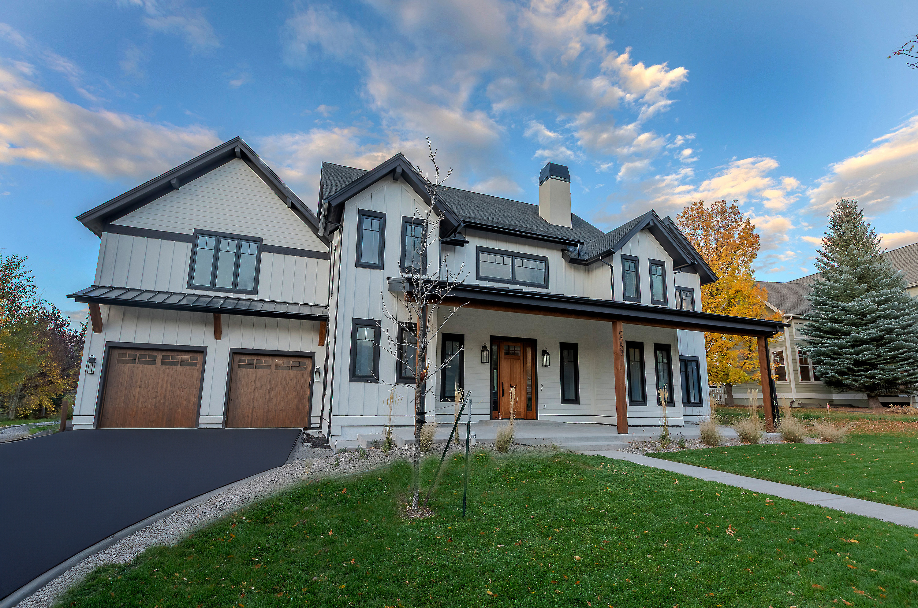 Where Castle Peak Meets the Fairway