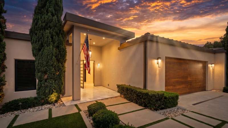 Oceanfront Masterwork on La Jolla's Street of Dreams