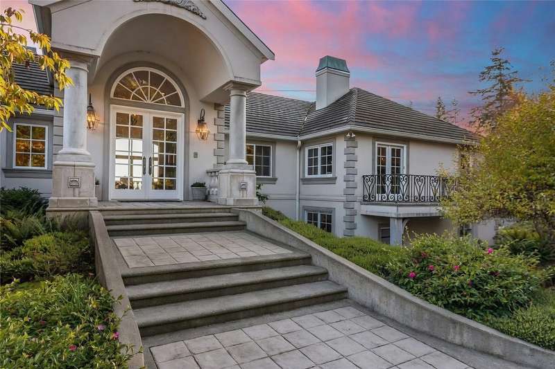 Wildwood: Vashon Island's Premier Waterfront Estate Above the Sound