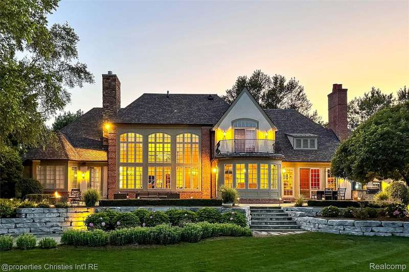 Private Gated Estate Overlooking Bloomfield Hills Country Club