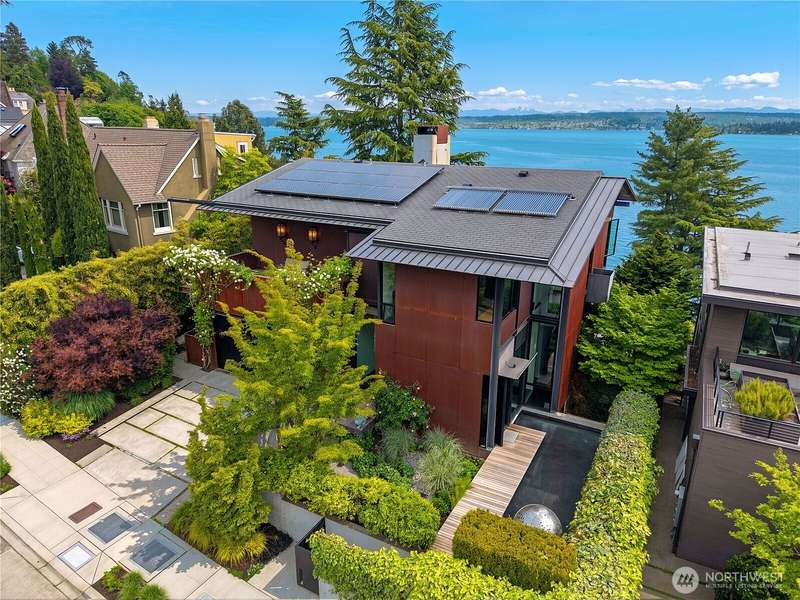 A Tom Kundig Masterwork Above the Waters of Lake Washington