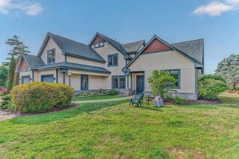 Resort Living Elevated Along the Eleventh Hole, White Mountains
