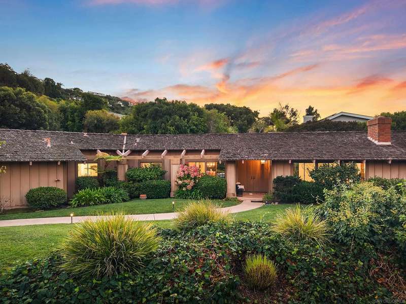 Private Family Sanctuary in Hidden Valley's Coveted Enclave
