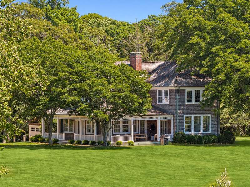 A Once-in-a-Generation Georgica Pond Legacy Estate