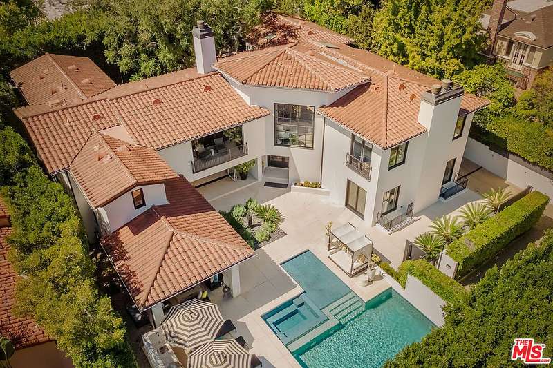 Absolute Privacy. Grand Scale. A True Los Angeles Compound.