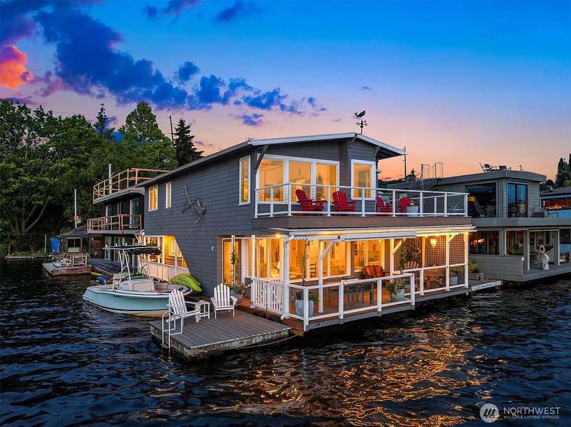 Extraordinary Floating Estate with Space Needle Views