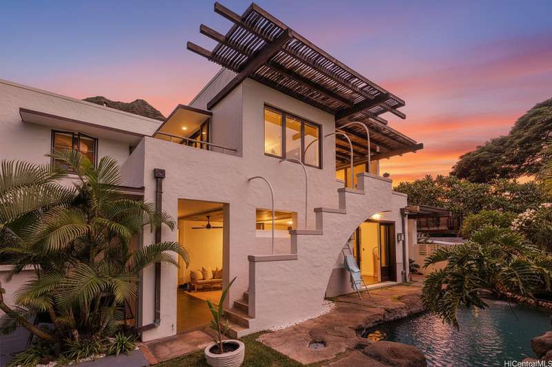 Historic Albert Ives Estate Between Diamond Head Monument