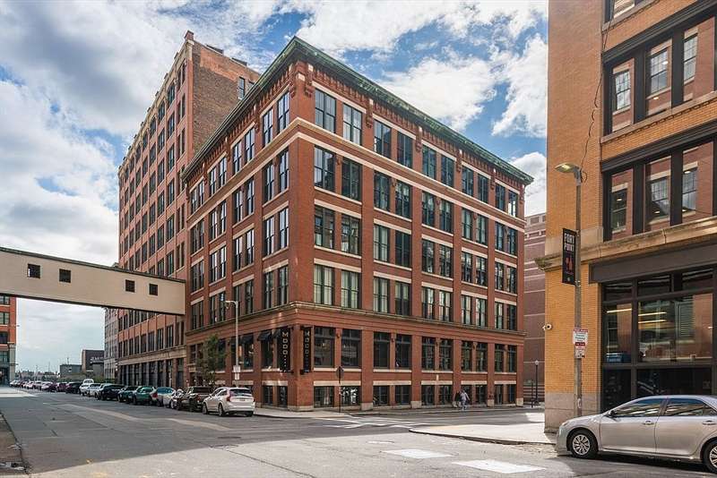 Historic Fort Point Penthouse with Private Rooftop Sanctuary