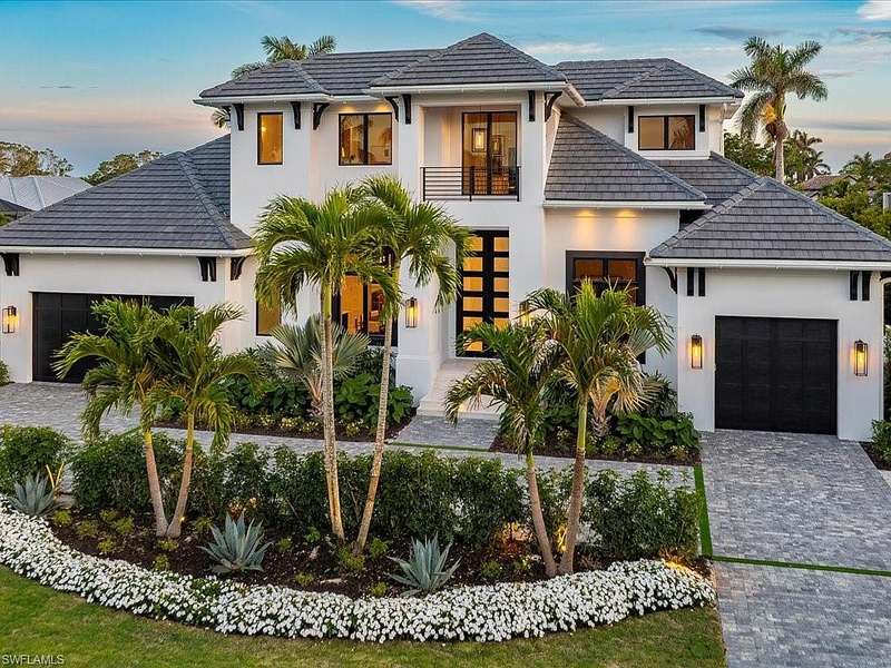 Modern Craftsman Masterpiece by Waterside Builders & JMDG Architecture