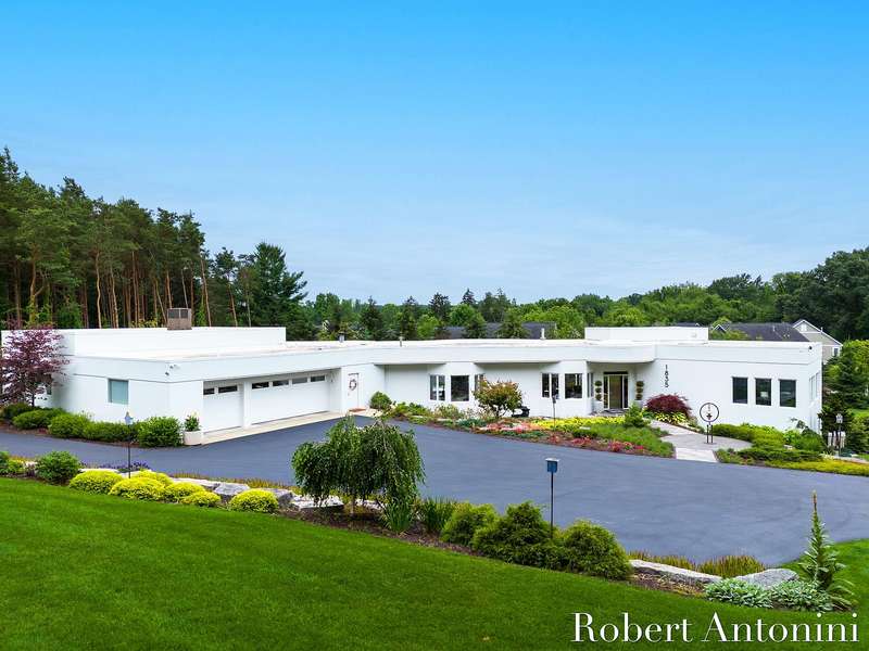 Vernon Ohlman Estate on Private 2.4 Acres