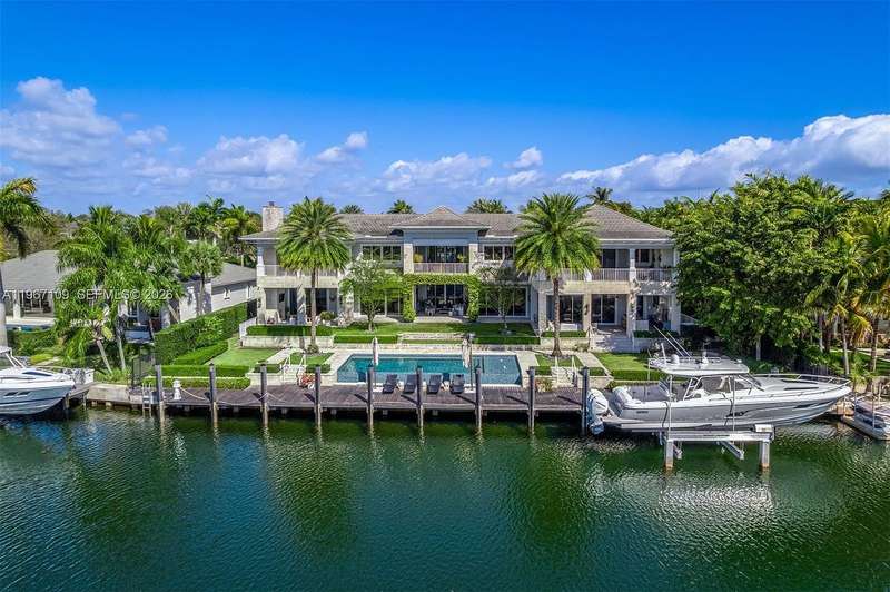 Coastal Mediterranean Waterfront Estate with Bridge-Free Bay Access