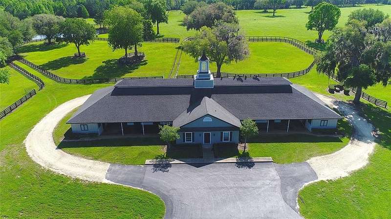 Thousand-Acre Equestrian Estate with Championship Proximity