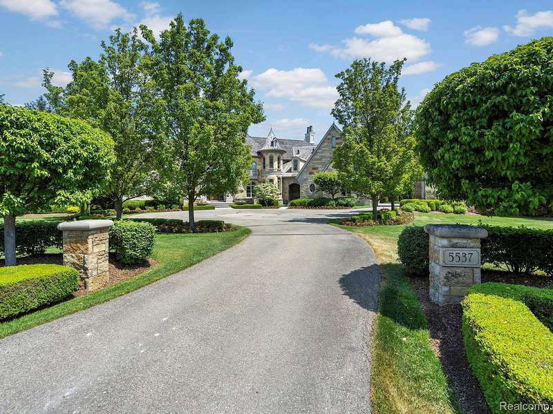 Gated Estate Sanctuary on Four Private Acres