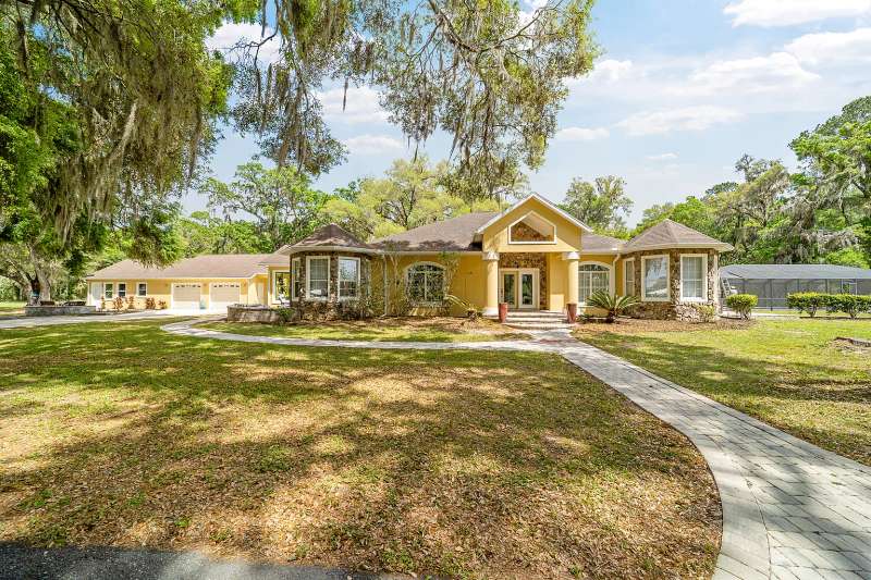 Smokey Willow Farm: Championship Equestrian Estate in Ocala