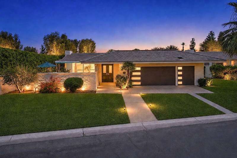 Rare Freestanding Contemporary in Guard-Gated Morningside Country Club