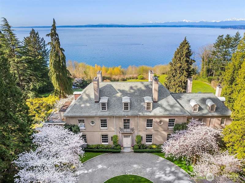 A Charles Platt Georgian Estate Above Puget Sound